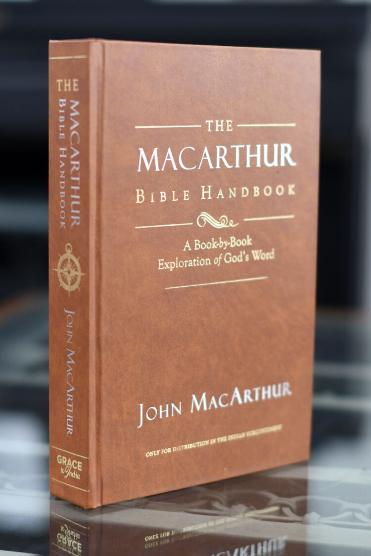 The MacArthur Bible Handbook - Gift Edition
