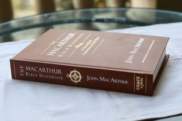 The MacArthur Bible Handbook - Gift Edition - Image 3